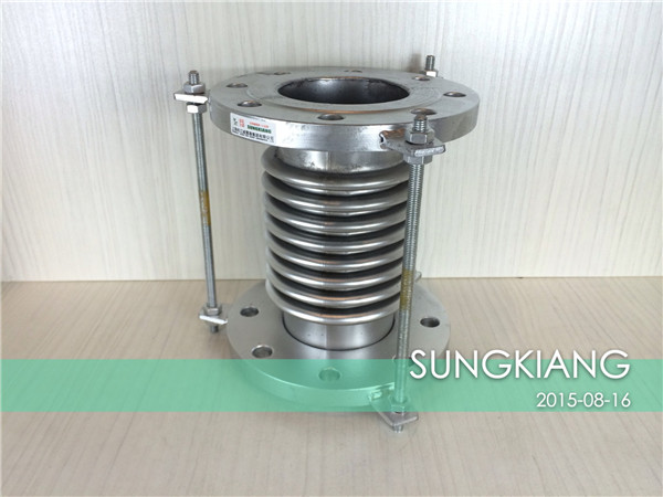 DN100不锈钢波纹补偿器 DN100不锈钢波纹补偿器